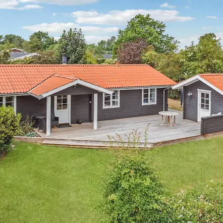 3 Bedroom Gorgeous In Holiday home *